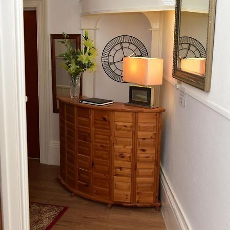Corbiere Guest House เวสตัน-ซูเปอร์-แมร์ ภายนอก รูปภาพ