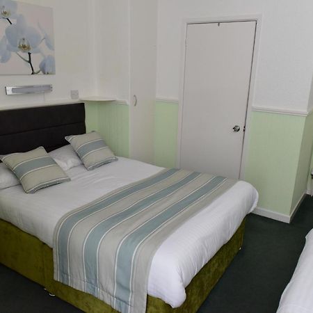 Corbiere Guest House เวสตัน-ซูเปอร์-แมร์ ภายนอก รูปภาพ
