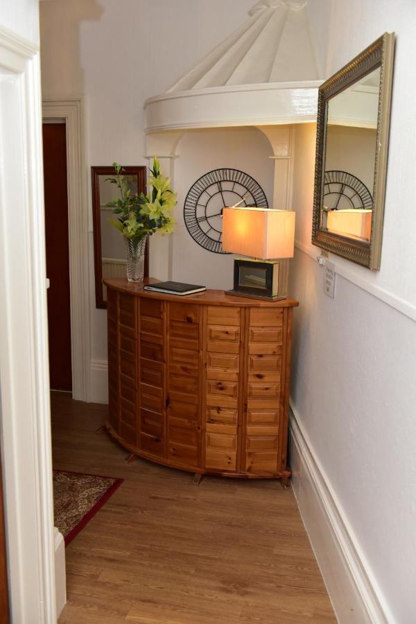 Corbiere Guest House เวสตัน-ซูเปอร์-แมร์ ภายนอก รูปภาพ