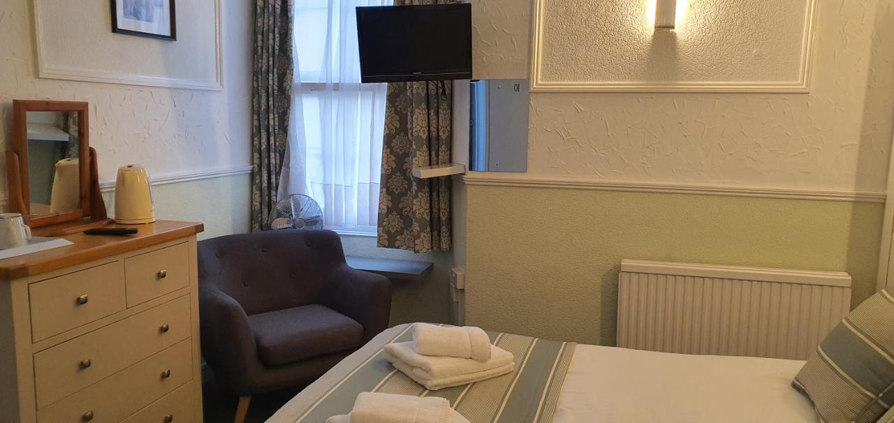 Corbiere Guest House เวสตัน-ซูเปอร์-แมร์ ภายนอก รูปภาพ