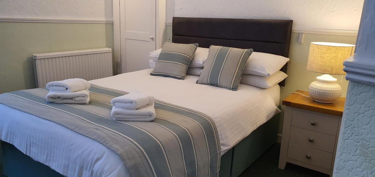 Corbiere Guest House เวสตัน-ซูเปอร์-แมร์ ภายนอก รูปภาพ