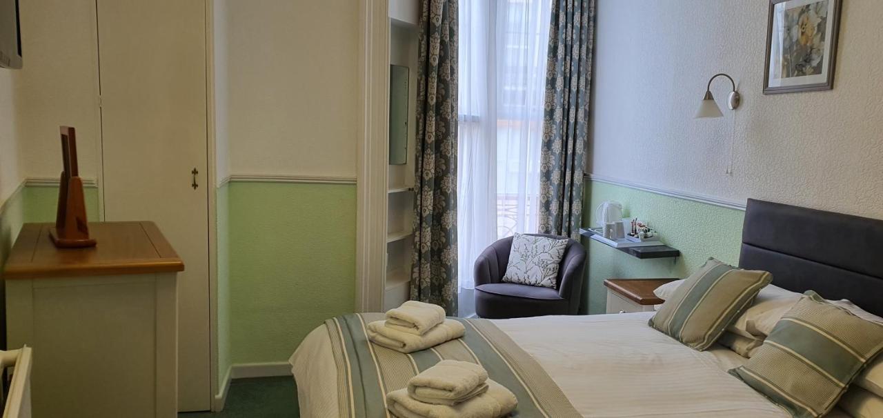 Corbiere Guest House เวสตัน-ซูเปอร์-แมร์ ภายนอก รูปภาพ