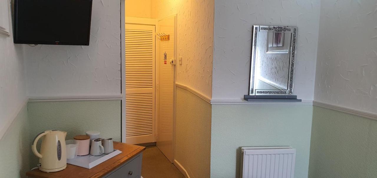Corbiere Guest House เวสตัน-ซูเปอร์-แมร์ ภายนอก รูปภาพ