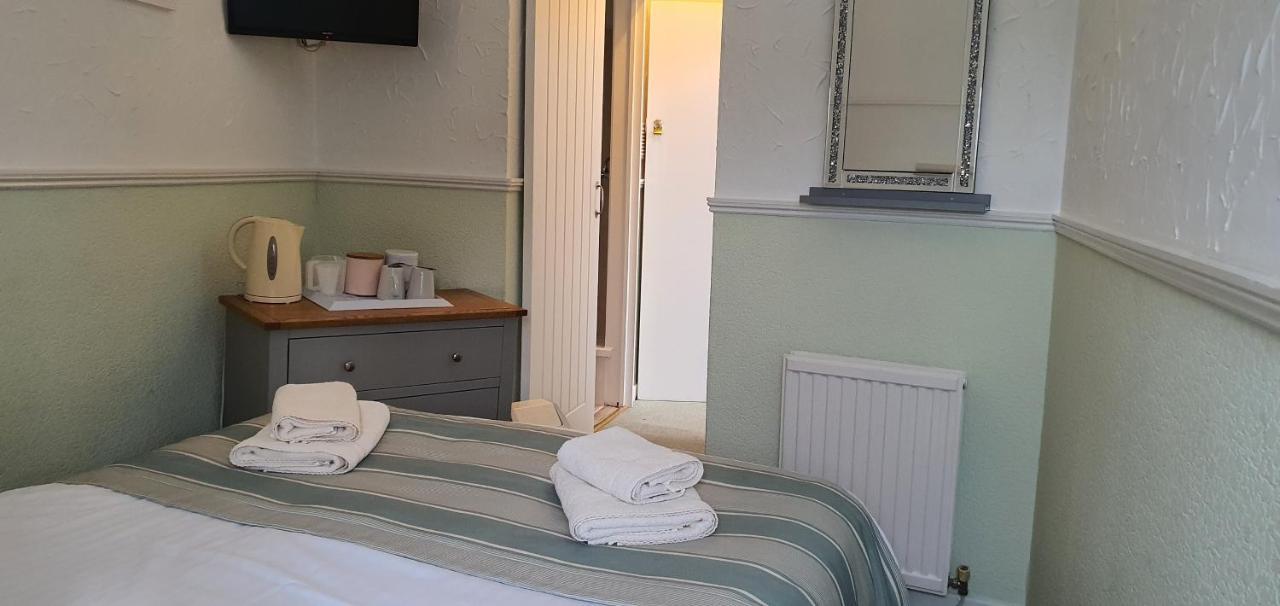 Corbiere Guest House เวสตัน-ซูเปอร์-แมร์ ภายนอก รูปภาพ