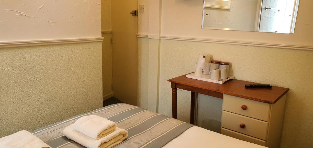 Corbiere Guest House เวสตัน-ซูเปอร์-แมร์ ภายนอก รูปภาพ