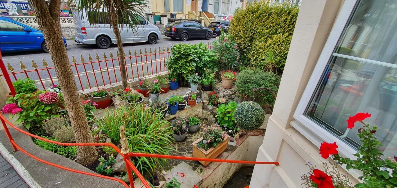 Corbiere Guest House เวสตัน-ซูเปอร์-แมร์ ภายนอก รูปภาพ